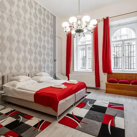 Red Romance * Budapest