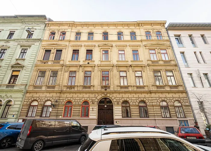 Red Romance Apartment Budapest