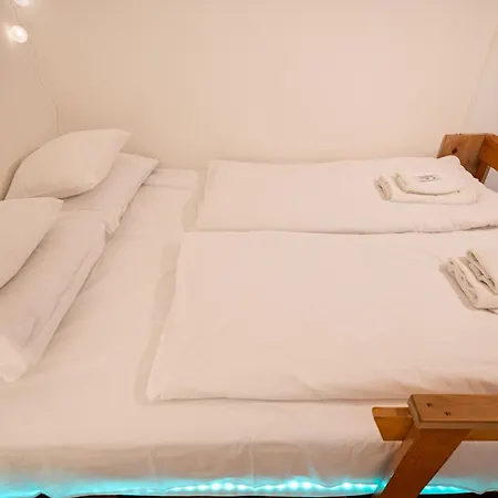 Red Romance 아파트 *