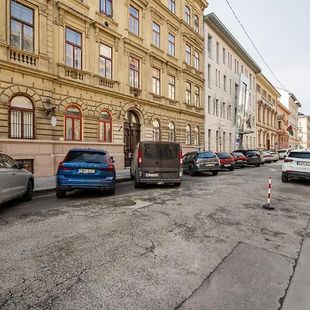 Red Romance 아파트 *