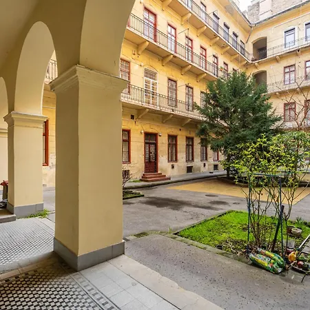 아파트 Red Romance *